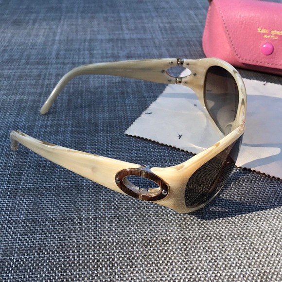 Kate Spade sunglasses Ivory w side details - Picture 2 of 3